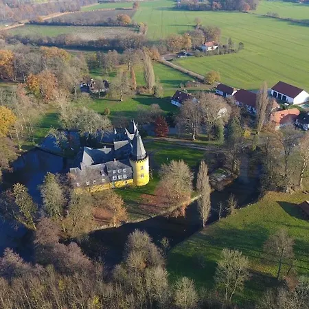 Schlosspark Hollwinkel Preussisch Oldendorf Exterior photo